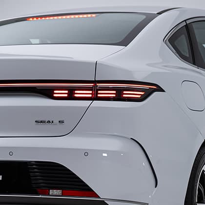 Full LED Dot Matrix Tail Lights with LED Light Bar