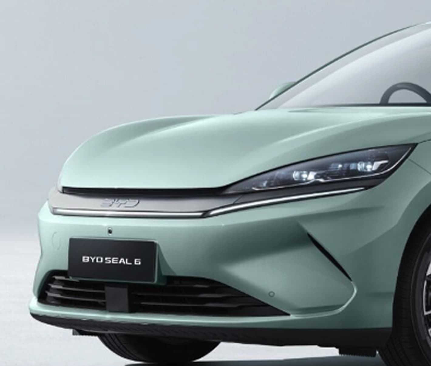 Full-Width LED Headlights*